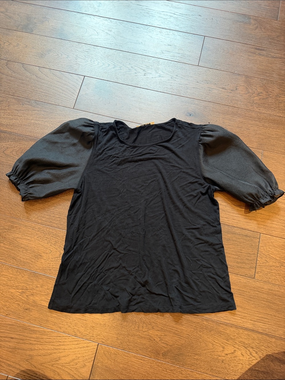 Les Serein Women's Black Puff Sleeve Top Size Small - C67-158